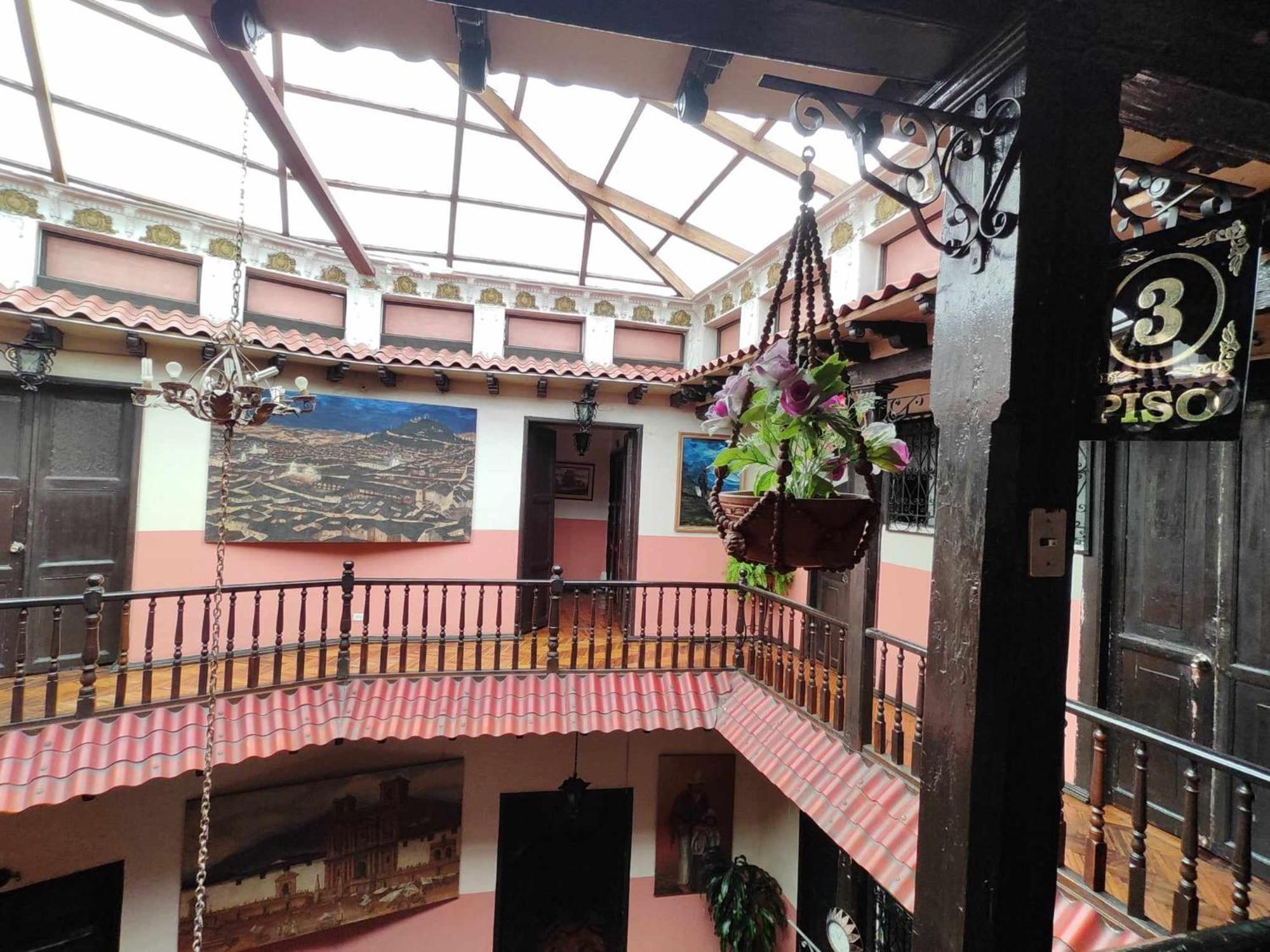 Hostal Juana De Arco Quito Dış mekan fotoğraf